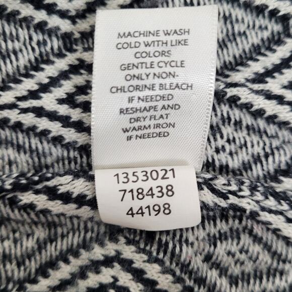 J JILL Womens Graphic Chevron Knit Shirt Size Medium Black & White Minimalist - Picture 9 of 9